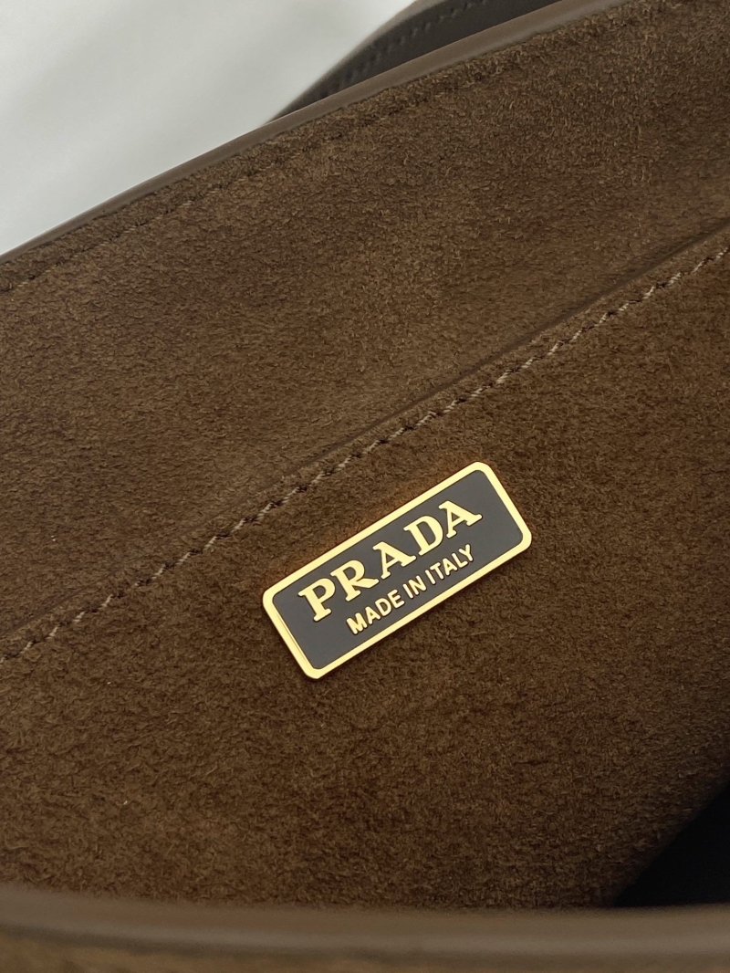 Pra*a bucket bags